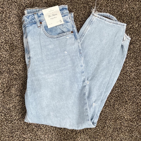 Abercrombie & Fitch Denim - Abercrombie & Fitch The Mom High Rise Curve Jean, NWT